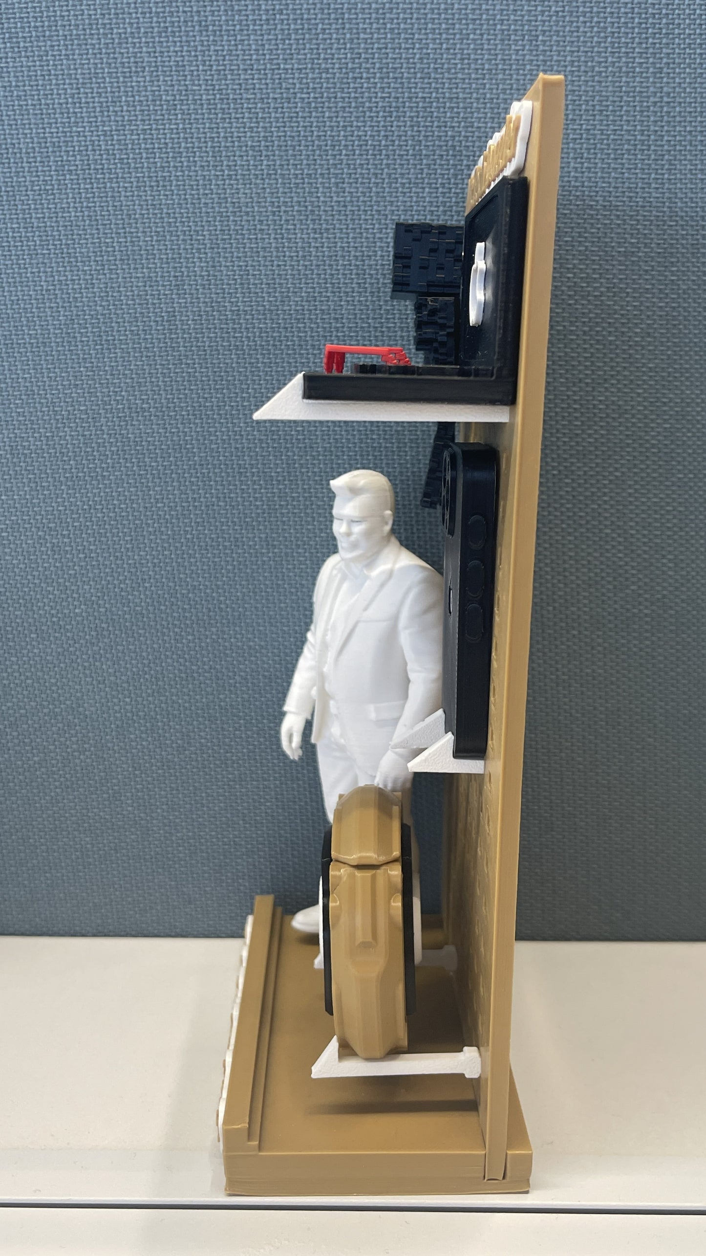 Mr. Tech Dazzler™ – Personalized Desk Totem for True Enthusiasts